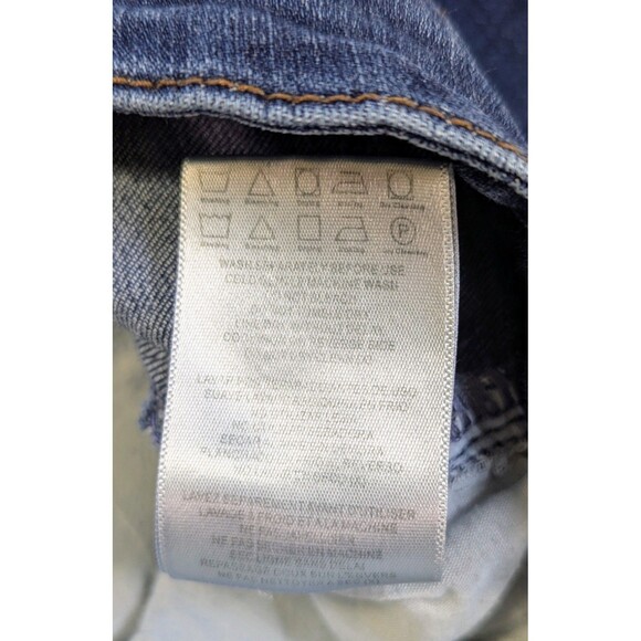 Avenue Women’s Plus Size 28 Boyfriend Capri Jeans Distressed Patch Cropped Denim - Picture 8 of 10